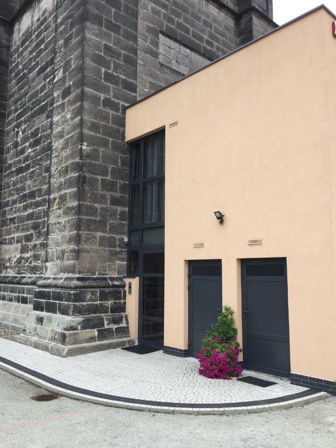 Czarna Wieza Löwenberg in Schlesien Exterior foto
